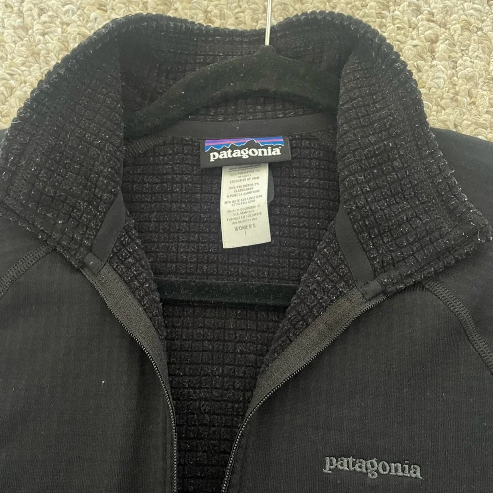 Patagonia Women’s R1® Pullover (Polartec® Power Dry®) - Picture 3 of 13